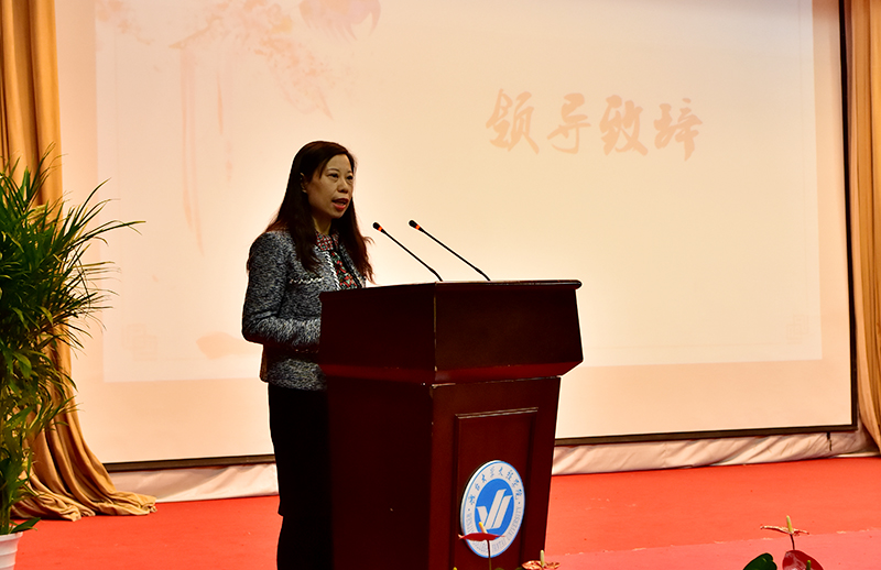 5cb9718a34226.jpg